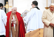 Enigmatica scritta in cielo su Ratzinger ▷ Cionci: “È la seconda in poco tempo, c’è un motivo”