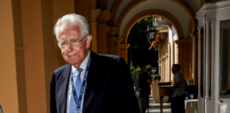Monti chiede verità al governo sui bilanci, ma è lui che ha distrutto i risparmi dei nostri nonni