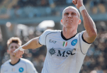 Il Napoli travolge il Lecce ▷ Vittoria per 4-0 dei partenopei lecce napoli