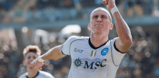 Il Napoli travolge il Lecce ▷ Vittoria per 4-0 dei partenopei lecce napoli