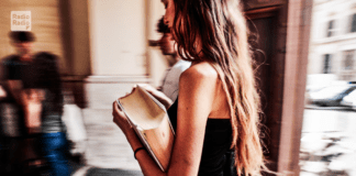 Il nuovo piano di indottrinamento passa dalla scuola ▷ “Per questo inizia sempre più precocemente”