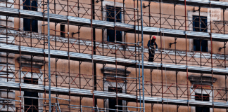 Eurostat minaccia il superbonus: il dilemma dei crediti incagliati e la corsa contro il tempo