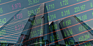 Le agenzie di rating scuotono l’Italia: ecco come la nostra democrazia finirà in mano ai privati