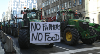 Bruxelles, agricoltori in protesta: questa volta non c’è recita capace di sedare la rivolta