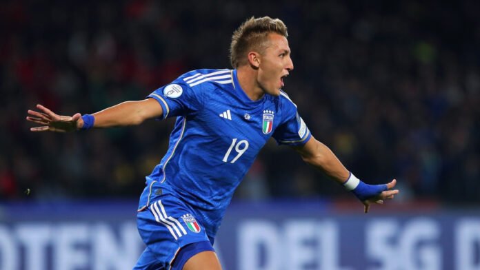 Gli Azzurri superano con la sufficienza la prima verifica di marzo: Retegui ne fa due su due