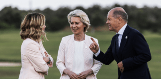 L’Occidente è orfano di veri leader ▷ Fusaro: “Ecco perché al potere abbiamo dei maggiordomi”