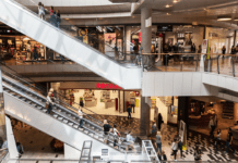 Rapina Roma Est, due ladri derubano una gioielleria: è caccia ai malviventi