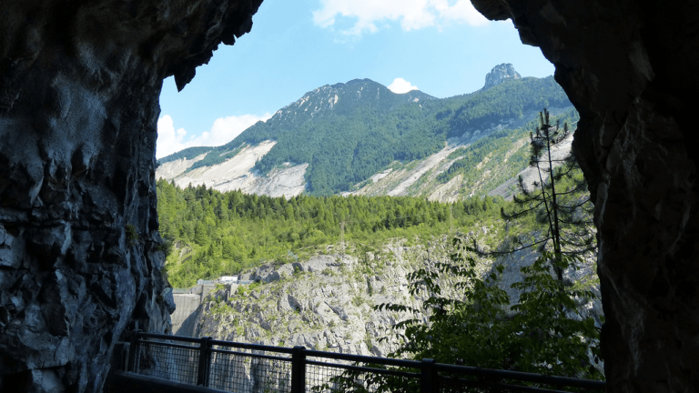 Strage del Vajont, dopo 60 anni il Senato ammette di chi sono le responsabilità della tragedia