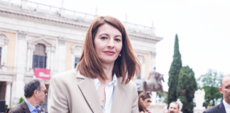 Roma, Lina Souloukou si è dimessa: la Ceo era sotto scorta dopo le contestazioni per l’esonero di De Rossi