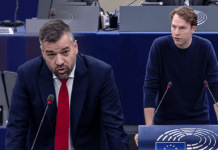 Deputato ungherese replica in Europarlamento sull’accusa a Orban ▷ “Perché non parlate di Scholz?”