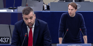 Deputato ungherese replica in Europarlamento sull’accusa a Orban ▷ “Perché non parlate di Scholz?”