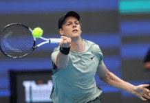 Sinner cede il passo ad Alcaraz ▷ Lo spagnolo si aggiudica l’ATP 500 di Pechino in tre set