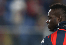 Il Napoli soffre ma vince, Conte salvato dal palo che ferma Balotelli