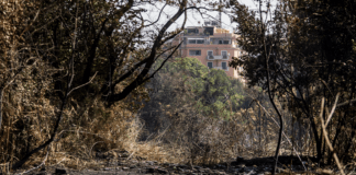 Roma, incendio a Villa Borghese. Evacuate due stazioni metro