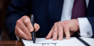 USA | Il primo giorno da Presidente di Donald Trump