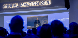 Trump demolisce il green al World Economic Forum ▷ “Una truffa verde. Compratevi le auto che volete”