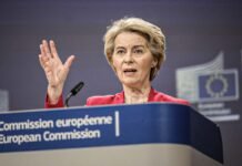 Strasburgo, la Presidente della Commissione Europea, Ursula von der Leyen parla durante la sessione plenaria del parlamento europeo per la discussione sul futuro della difesa europea
