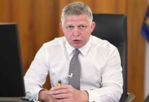 Il premier slovacco Robert Fico in un video pubblicato sui suoi canali social (22 aprile 2025) - Informazioni sui vaccini covid