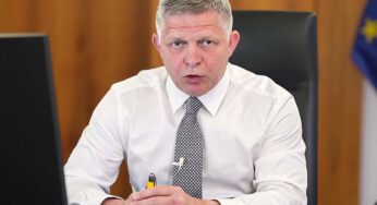 “Frode vaccinale”: Robert Fico mostra la perizia slovacca ▷ “Una commissione? No, ora agiamo subito”