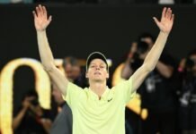 Sinner esulta dopo una vittoria