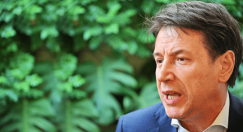 Conte sbugiarda la strategia della paura sul riarmo: da che pulpito! Ha fatto lo stesso con il Covid