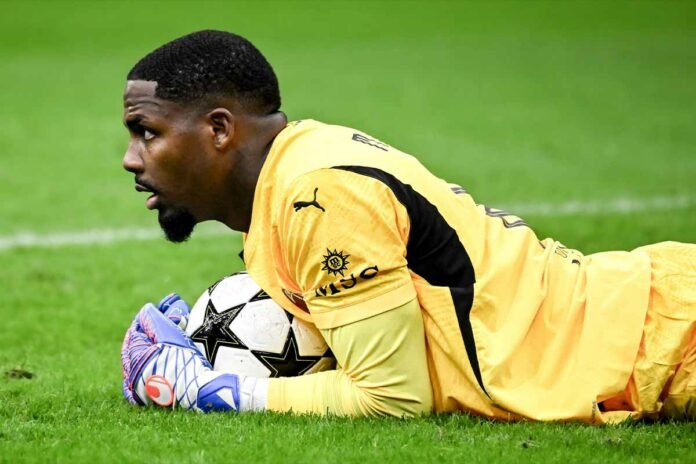 Il portiere del Milan Maigna che ha appena subito un infortunio