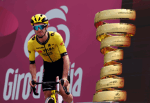 Spettacolo a Sestriere, Yates ribalta la classifica nella tappa decisiva e vince il Giro d’Italia