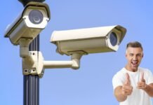 telecamere autovelox e uomo felice