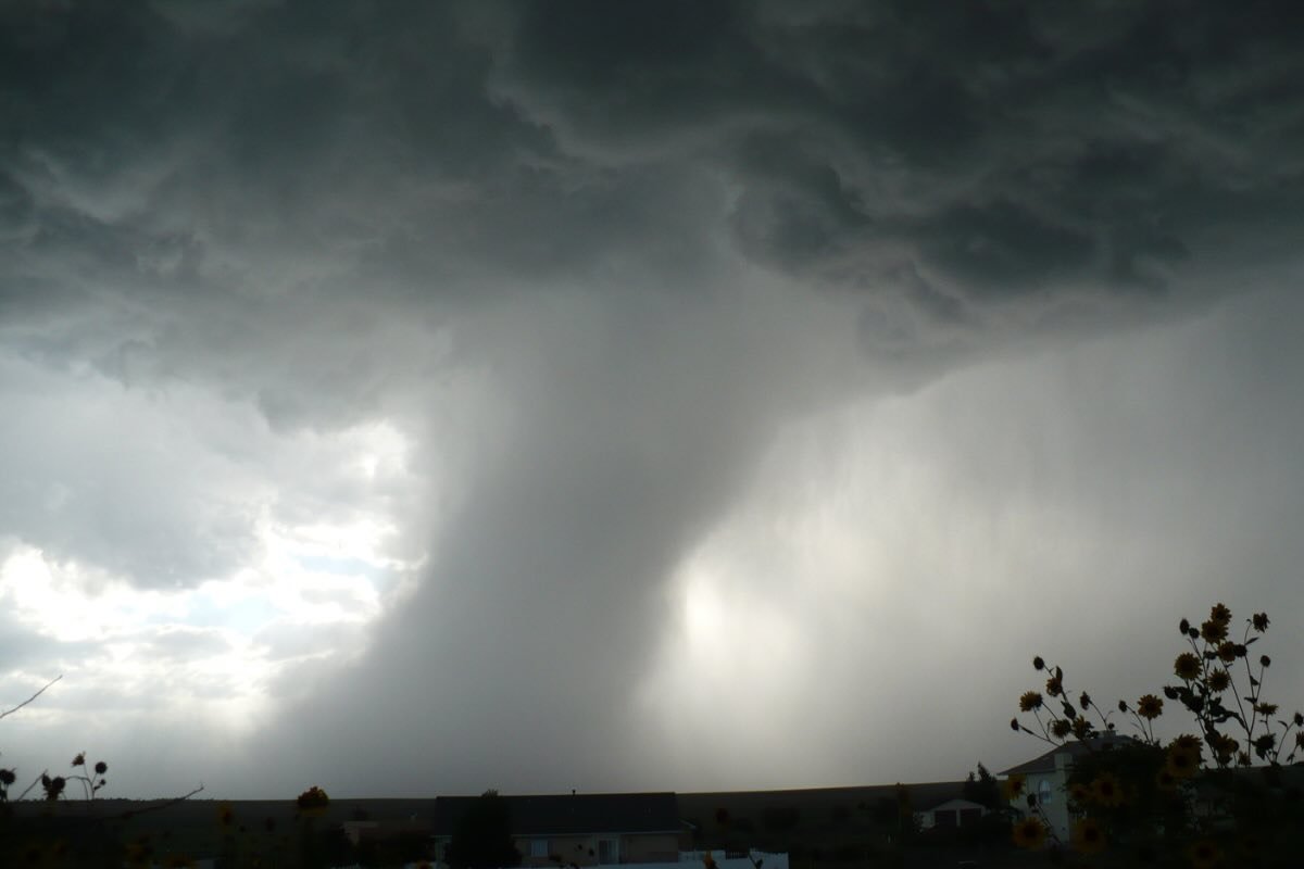 cielo molto minaccioso e grigio