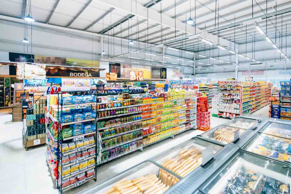 scaffali del supermercato lidl