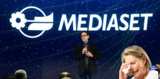 Mediaset, addio a un’amatissima conduttrice: sgomento tra i telespettatori Piersilvio Berlusconi e donna triste