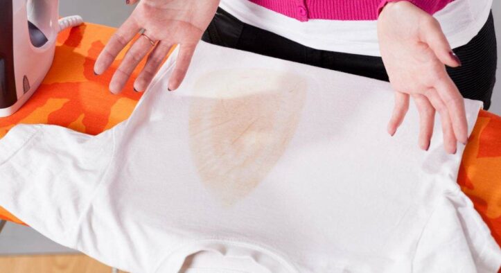 Il ferro da stiro ha macchiato la tua maglietta preferita? Prova a fare così e tornerà come nuova
