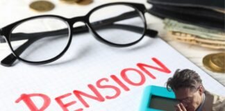 uomo pensieroso, pension, calcolatrice, foglio, occhiali