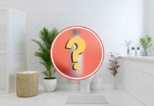 bagno e oggetto misterioso