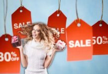 Pronti per i saldi estivi? Ecco il calendario d’inizio in base alla regione scritta saldi e donna con pacchetti regalo in mano