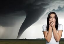 tornado e donna spaventata
