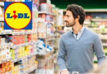 uomo al supermercato e logo lidl