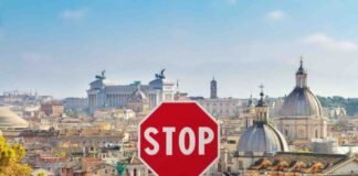 vista dei palazzi di roma e stop