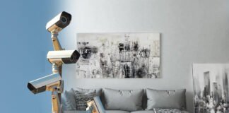 “Le telecamere vi sbirciano in casa? Ve lo diciamo da anni, ora è realtà”| Con Duranti e Pastorelli