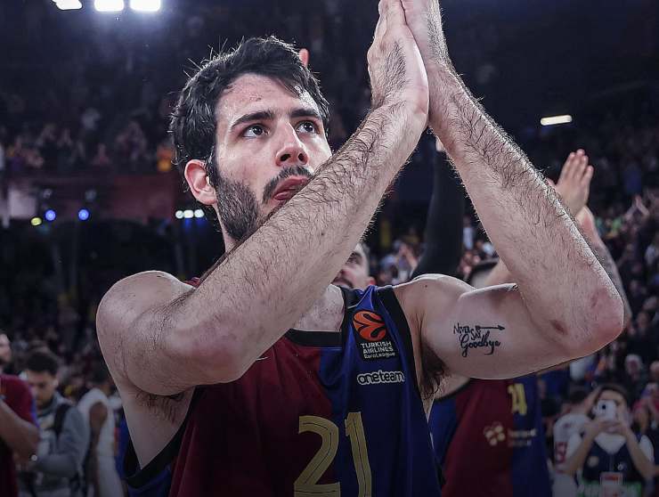 Alex Abrines ringrazia i tifosi del Barcellona