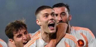 Roma, colpo in attacco da 20 milioni: che coppia con Dovbyk! Artem Dovbyk esulta dopo un gol