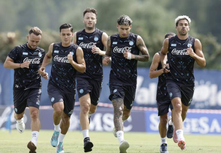 Giacomo Raspadori in un allenamento a Dimaro