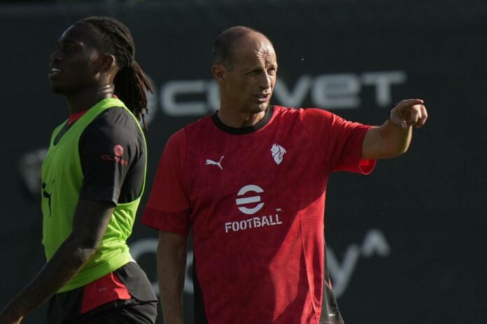 Massimiliano Allegri in un allenamento a Milanello