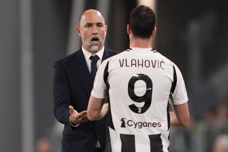 Tudor e Vlahovic a confronto durante un match