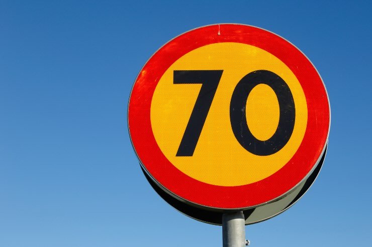 cartello stradale 70
