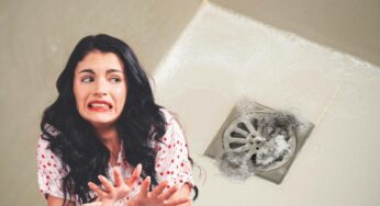 Capelli incastrati nello scarico della doccia? Prova questo metodo e li elimini senza difficoltà