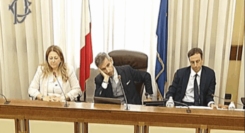 Tutti contro tutti in Commissione Covid: scoppia la bagarre durante la testimonianza sulle mascherine