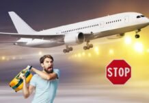 Stop aereo, da oggi è assolutamente vietato: viaggiatori su tutte le furie aereo in volo, uomo arrabbiato valigia e segnale stop