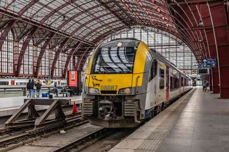 treno giallo