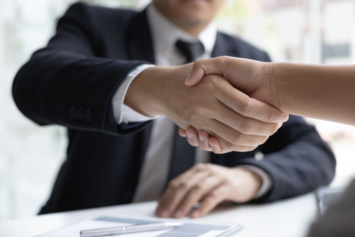 stretta di mano